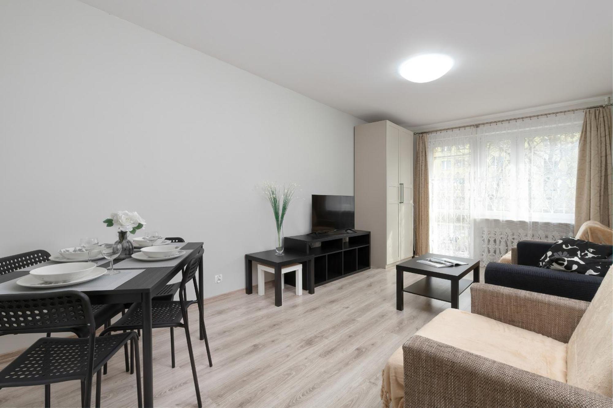 Lägenhet Cosy With Balcony In By Renters Gdańsk