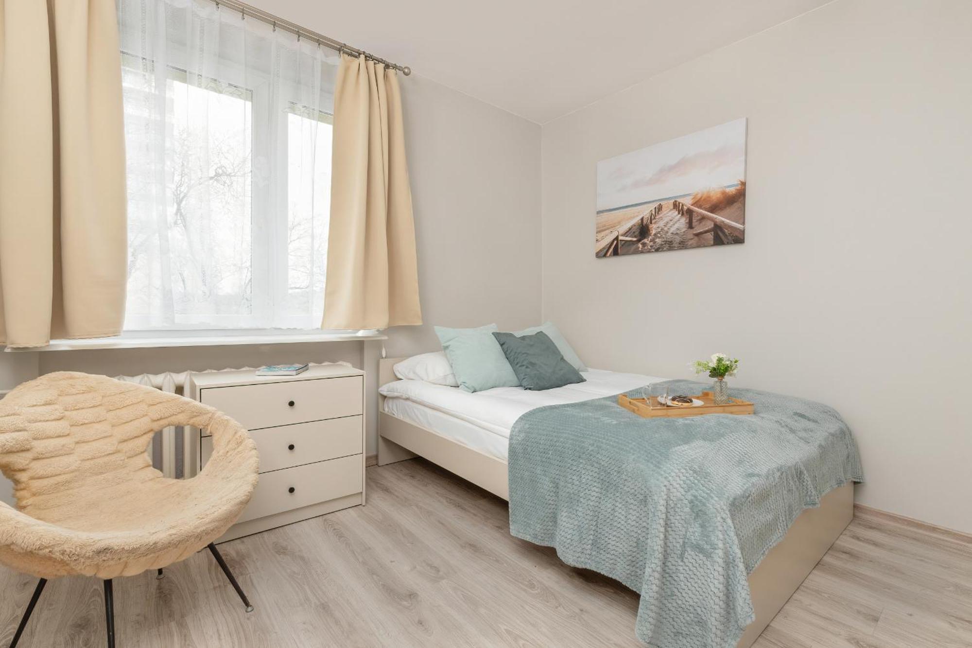 Lägenhet Cosy With Balcony In By Renters